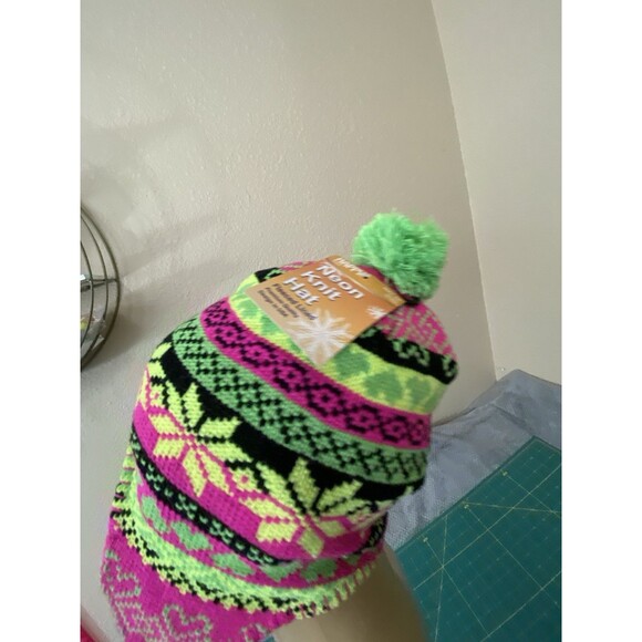 Peruvian Chullo hat Neon Florescent Green Pom - Picture 2 of 14